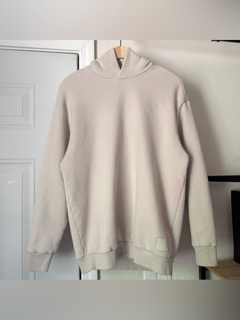 VUORI cream off white beige athletic oversized pullover‎ hoodie sweater